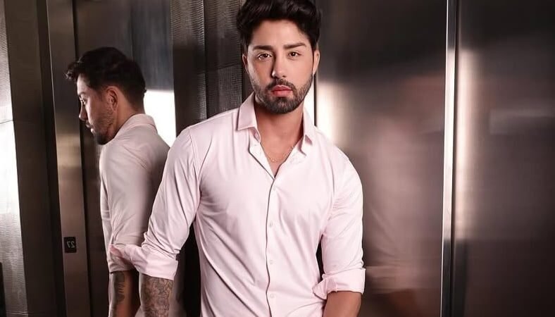 Rico Melquiades está neste momento em uma mesa de cirurgia e promete ficar irreconhecível