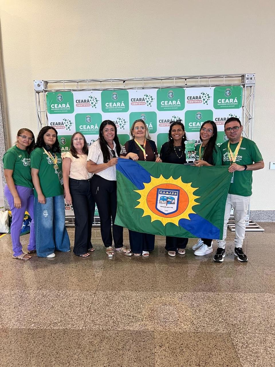 ALUNAS DE SÃO JOÃO DO ARUARU CONQUISTAM 1º LUGAR ESTADUAL NO CEARÁ CIENTÍFICO