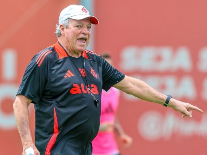 Abel Braga faz comentário homofóbico em apresentação no Internacional