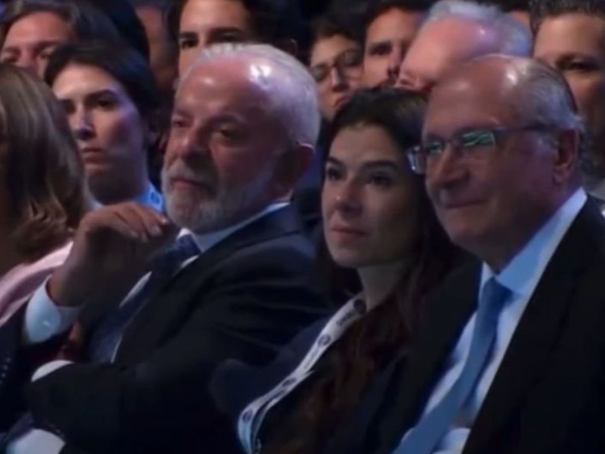 Moraes celebra fim de sanções e Nunes pede socorro a Lula no lançamento do SBT News