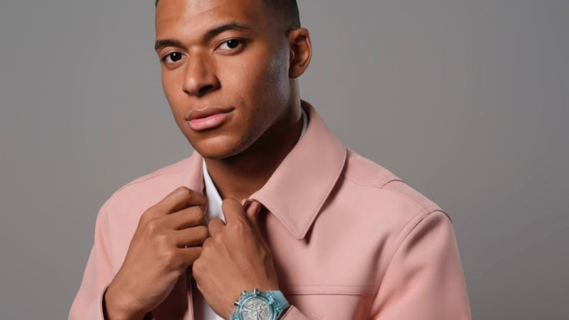 Kylian Mbappé ostenta mansão milionária em Madrid e coleção de carros luxuosos
